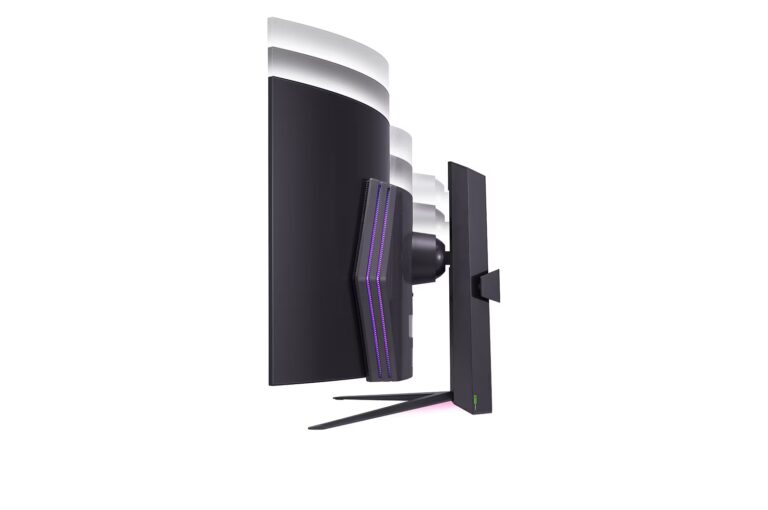 45″ UltraGear™ OLED WQHD 240Hz 0.03ms G-Sync Compatible 800R Curved Gaming Monitor with Built-in Speakers